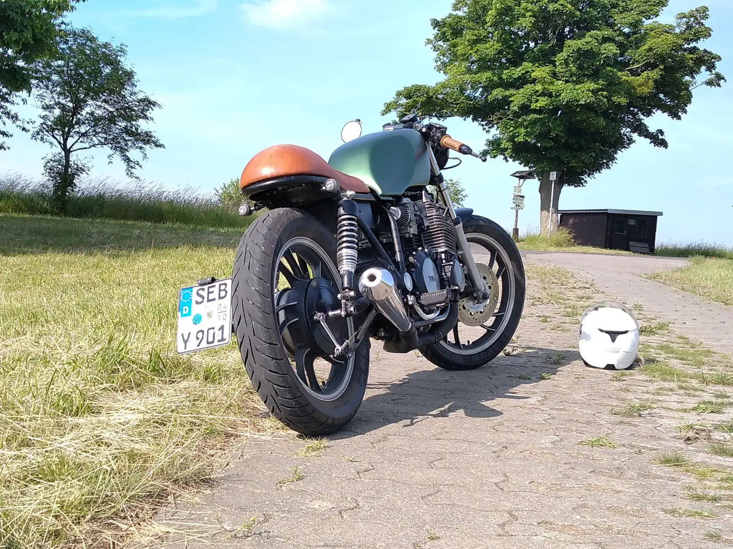 Yamaha XJ 650 4K0 cafe racer Verde - 1
