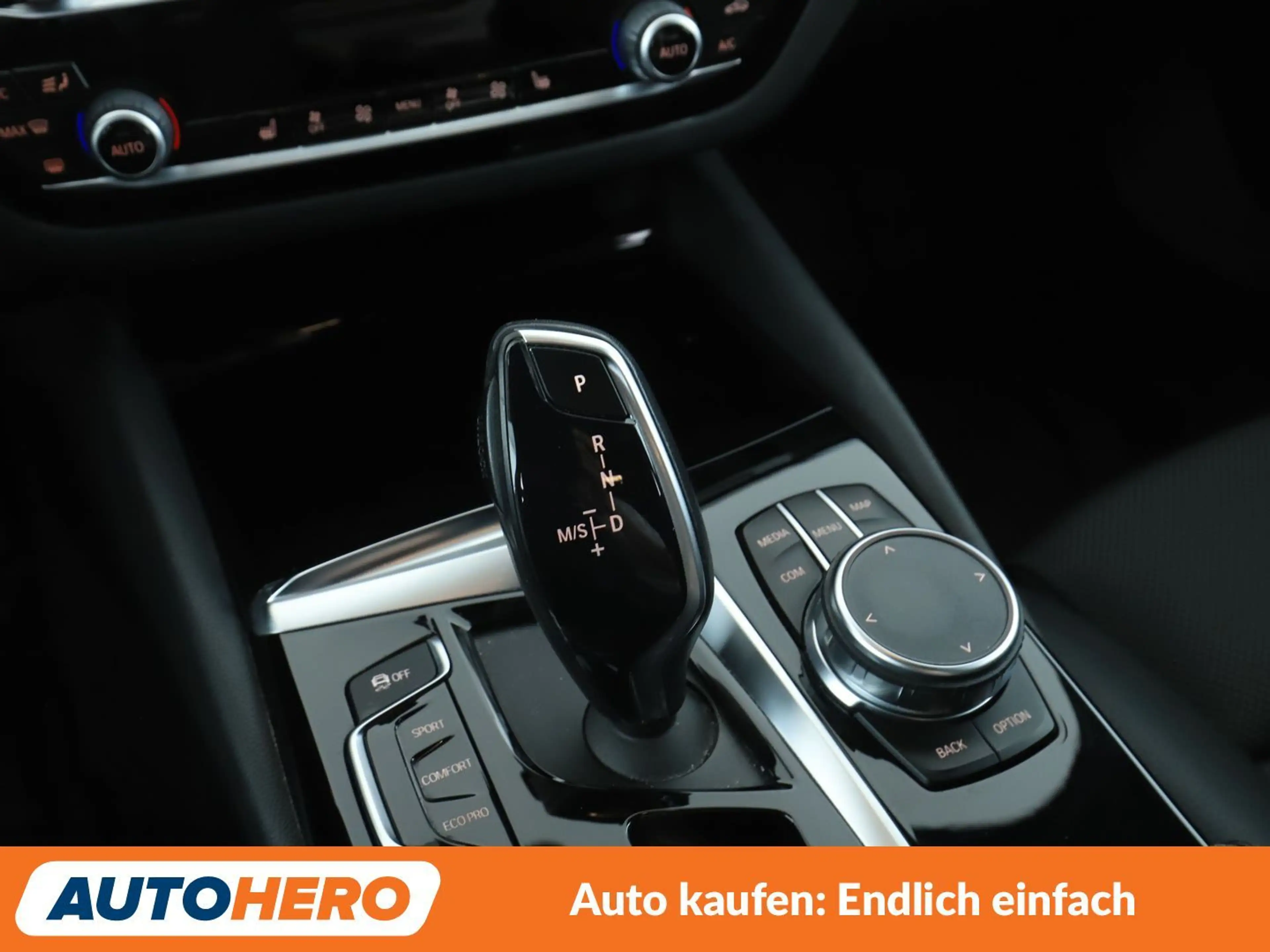 BMW 520 520i Sport Line Aut.*NAVI*CAM*TEMPO*SHZ*ALU*KLIMA* — photo 24