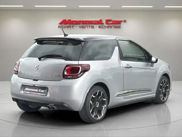 DS Automobiles DS 3 view 6