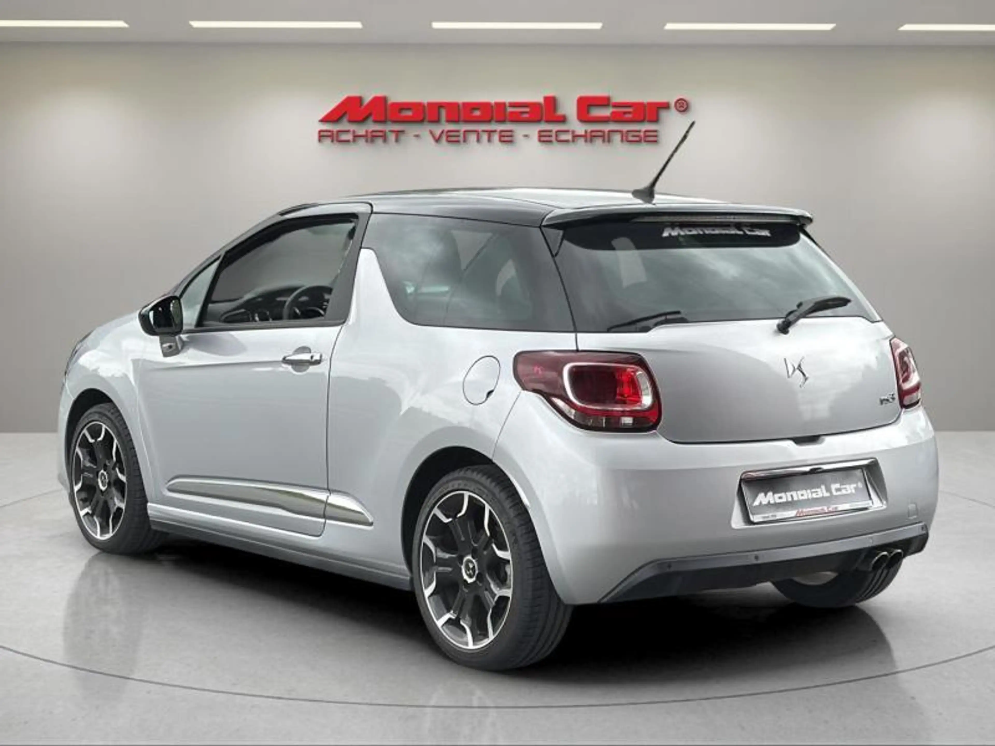DS Automobiles DS 3 DS 3 1.2 PureTech Sport Chic S — photo 4