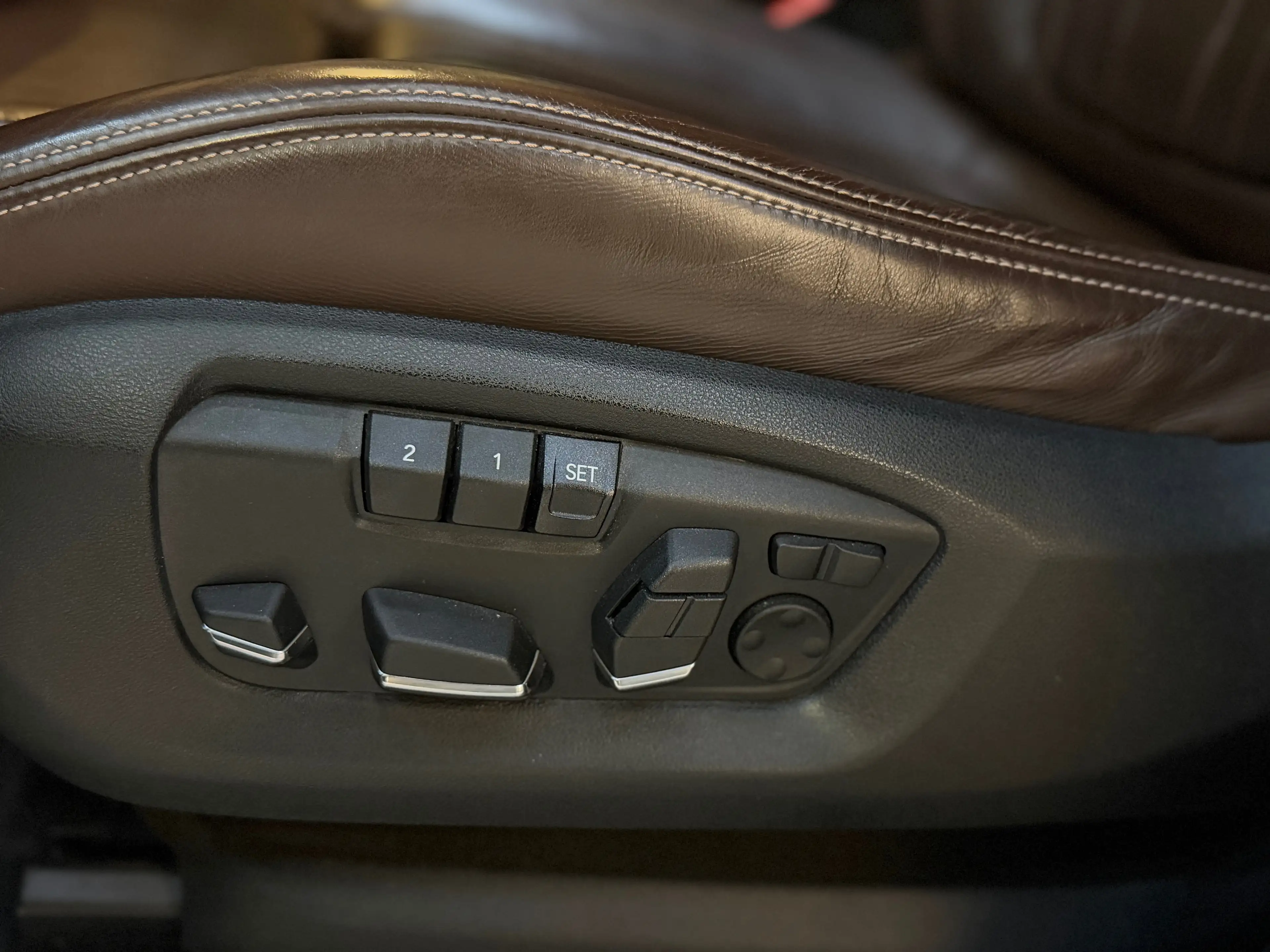 BMW X5 xDrive 40e • M-Pack • Performance Styling • Full Option — photo 9