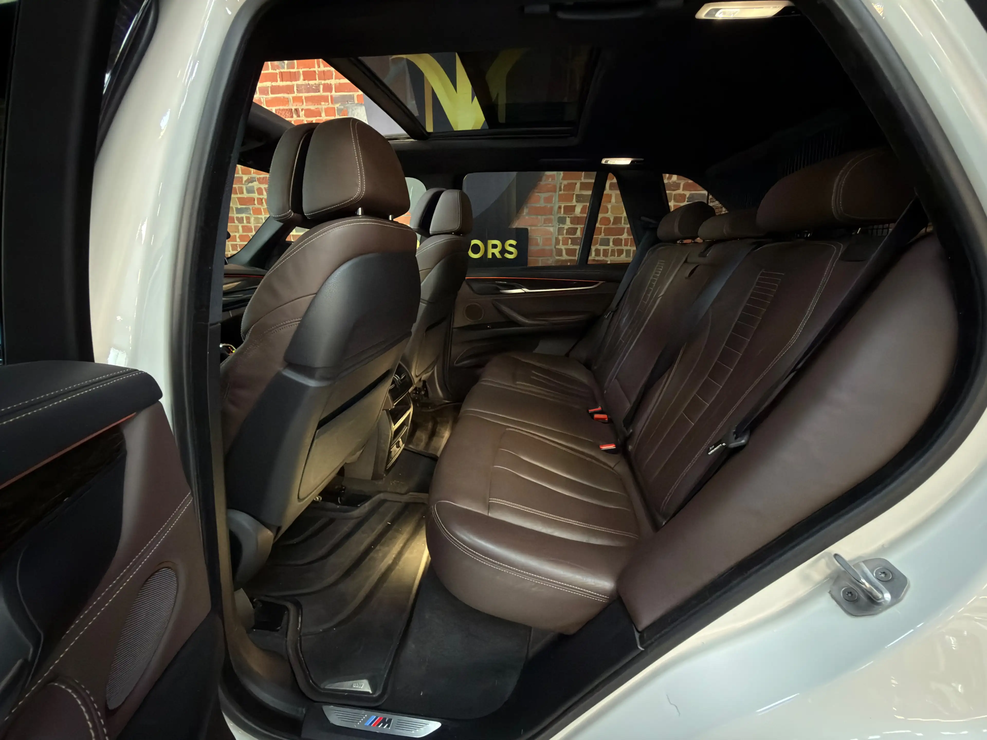 BMW X5 xDrive 40e • M-Pack • Performance Styling • Full Option — photo 6