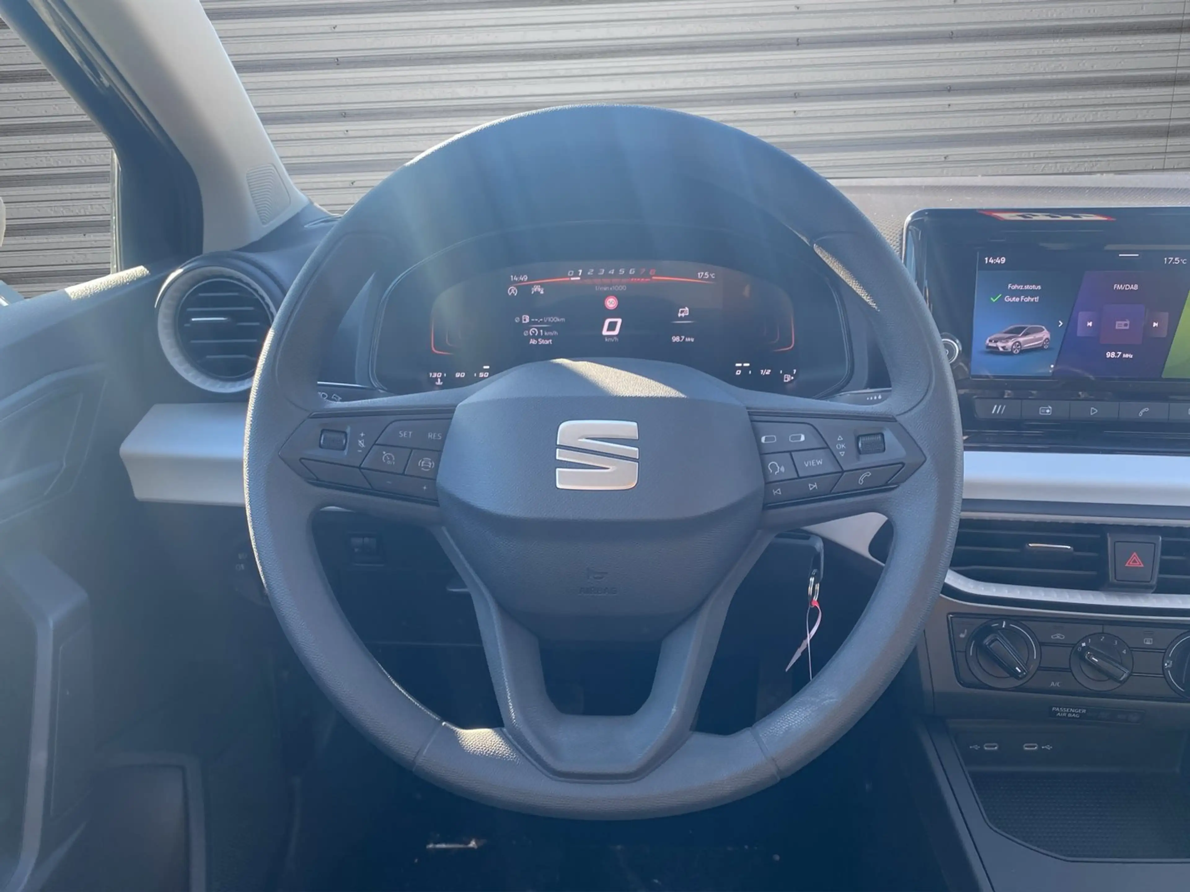 SEAT Ibiza Reference Edition 1.0 TSI — photo 13