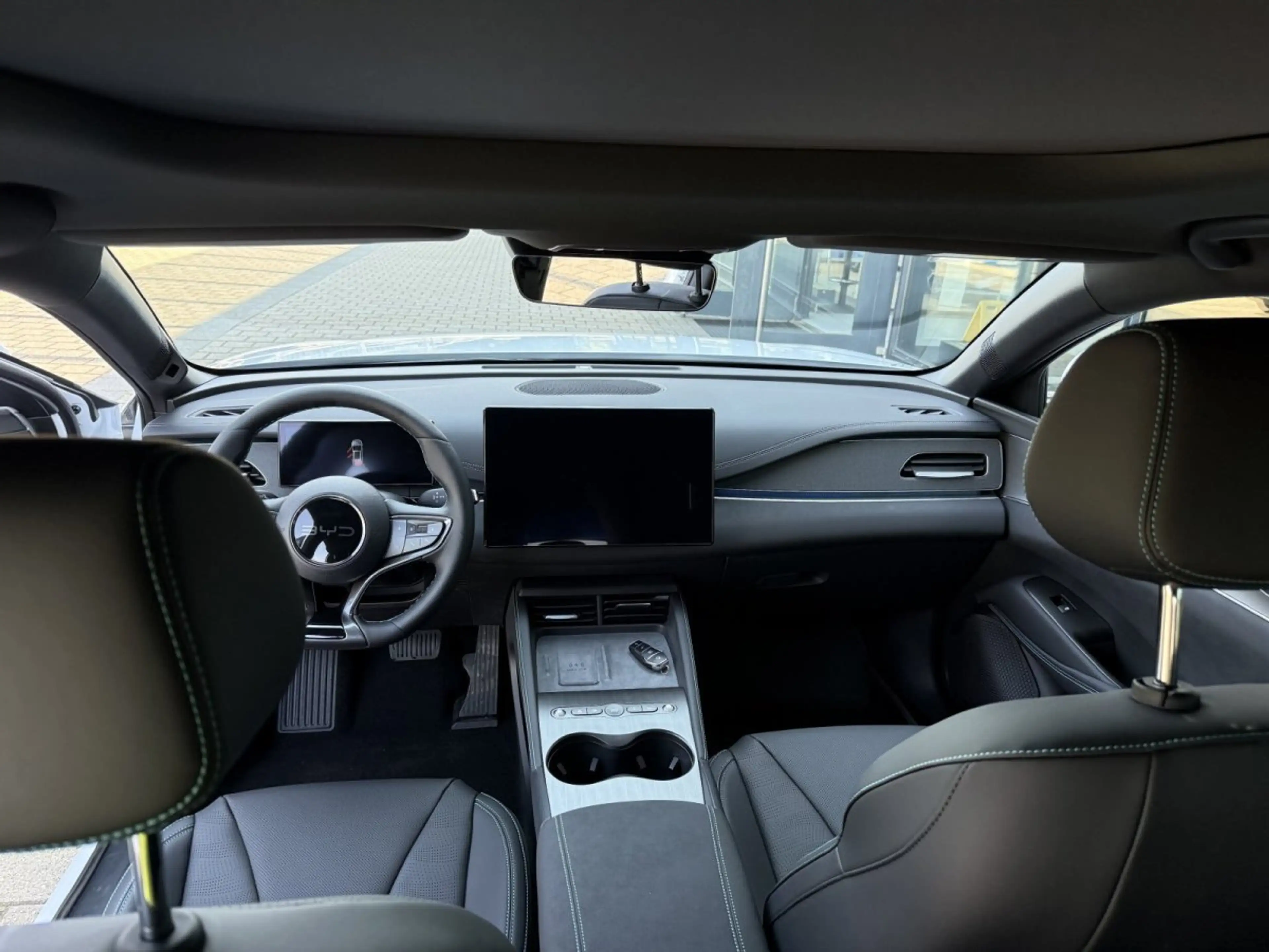 BYD Seal 6 DM-I Touring Comfort *Privacy*Pano*Leder*360Grad* — photo 11