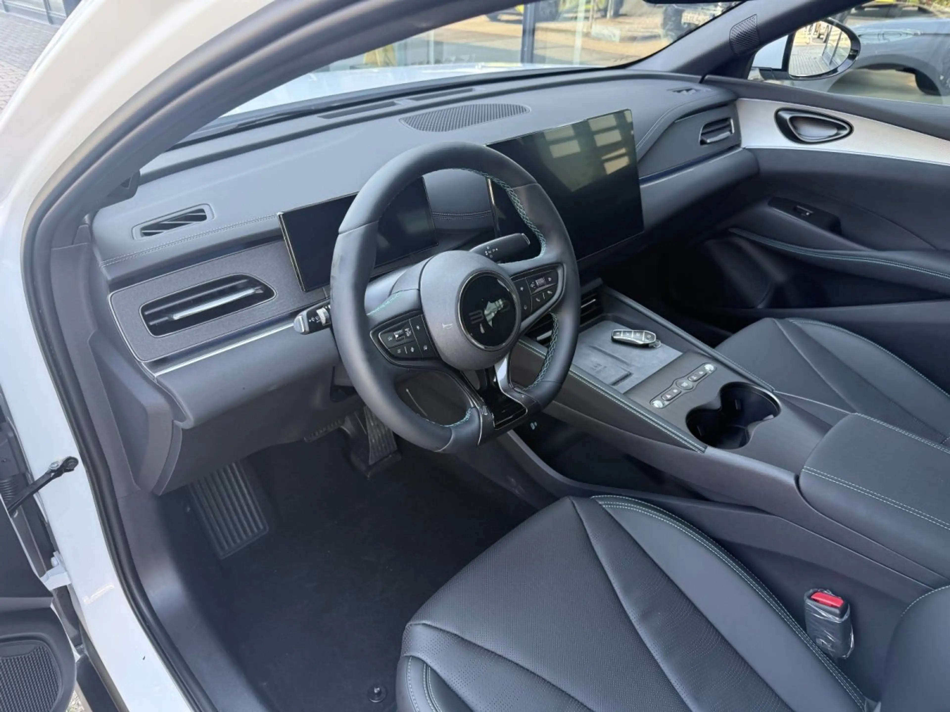 BYD Seal 6 DM-I Touring Comfort *Privacy*Pano*Leder*360Grad* — photo 8