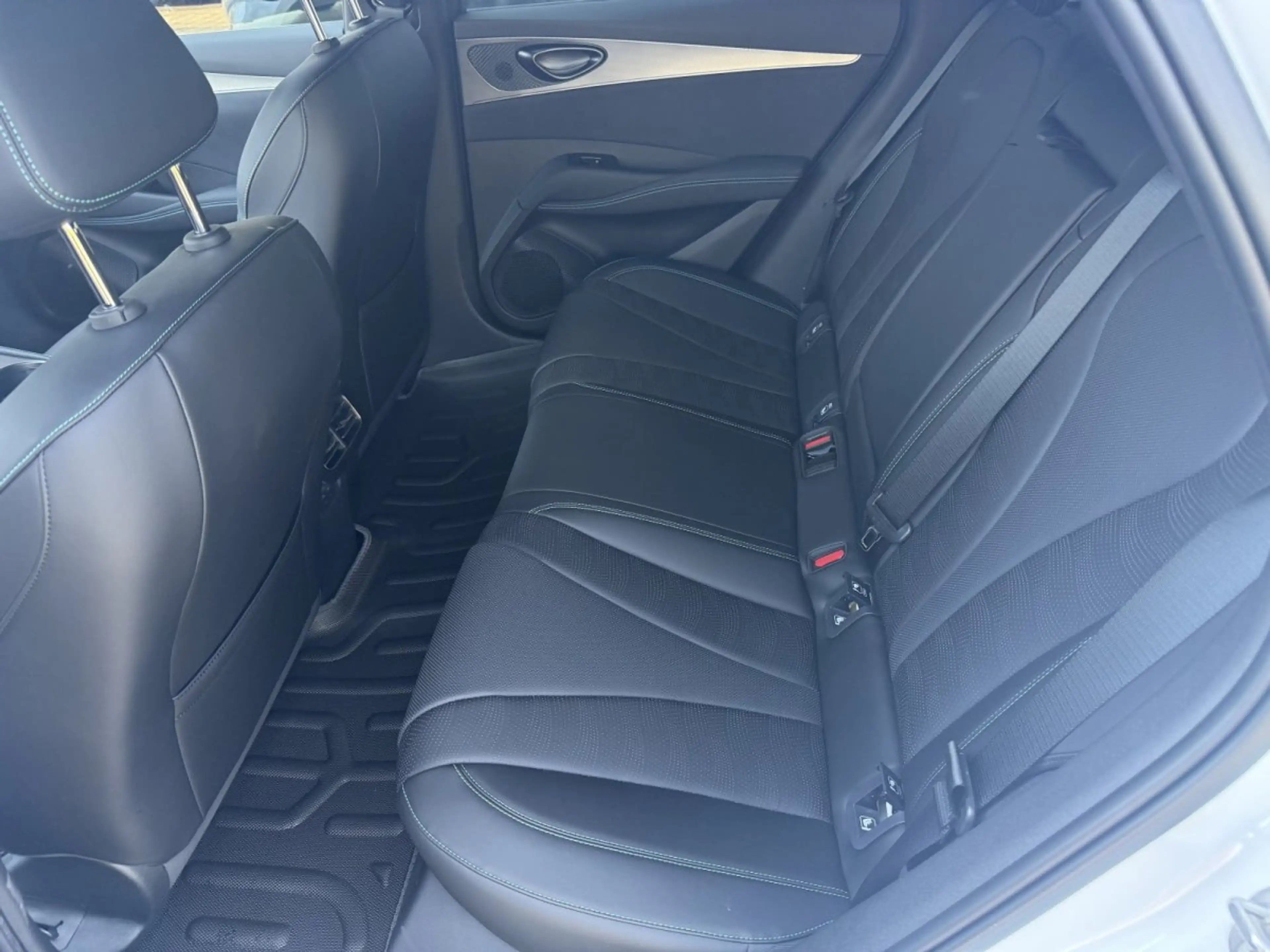 BYD Seal 6 DM-I Touring Comfort *Privacy*Pano*Leder*360Grad* — photo 9