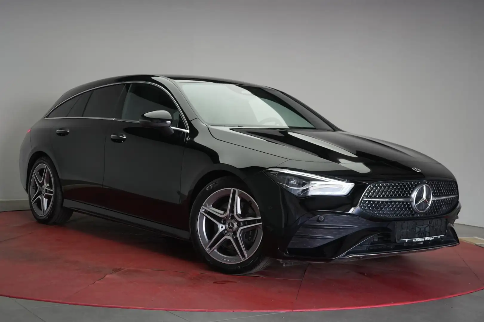 Mercedes-Benz CLA 200 7G-DCT AMG Navi/Distronic Schwarz - 1