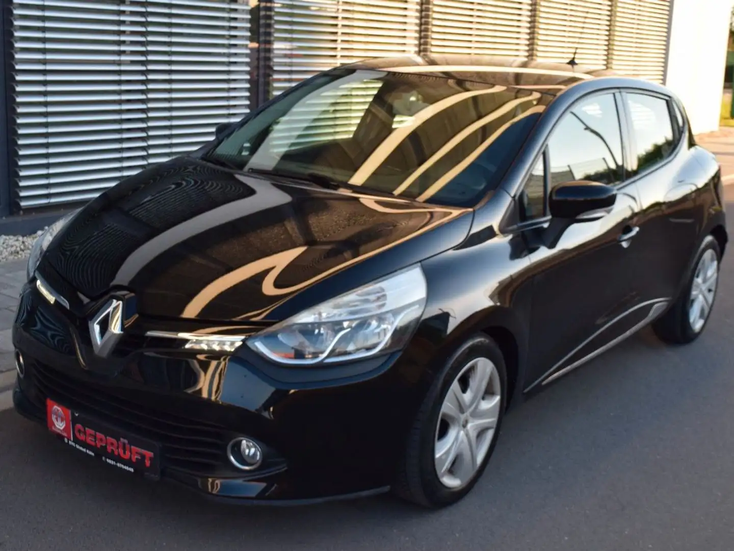 Renault Clio IV Dynamique ,NAVi,TOPZUSTAND,1.Hand Zwart - 1