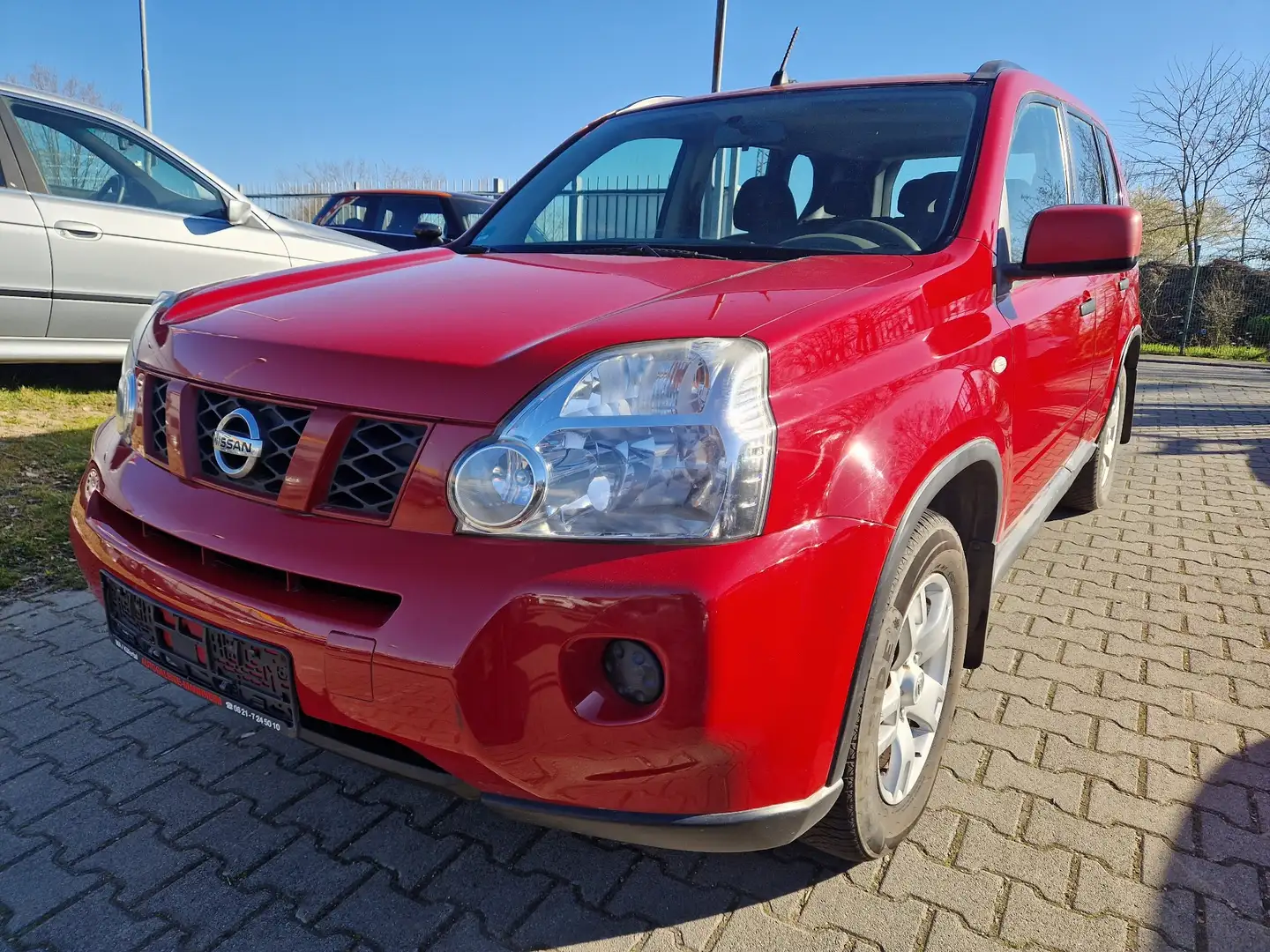Nissan X-Trail XE 4X4 Červená - 1