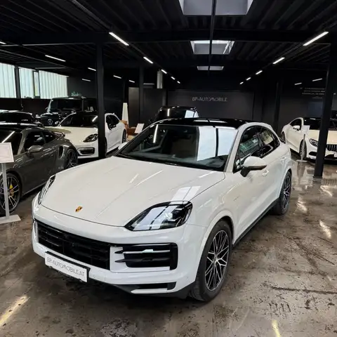 Porsche Cayenne view 5