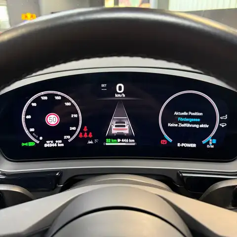 Porsche Cayenne view 11
