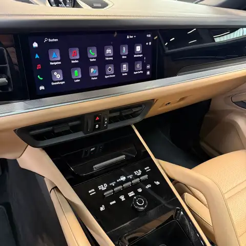 Porsche Cayenne view 12