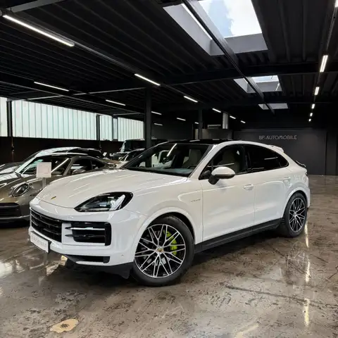 Porsche Cayenne view 2