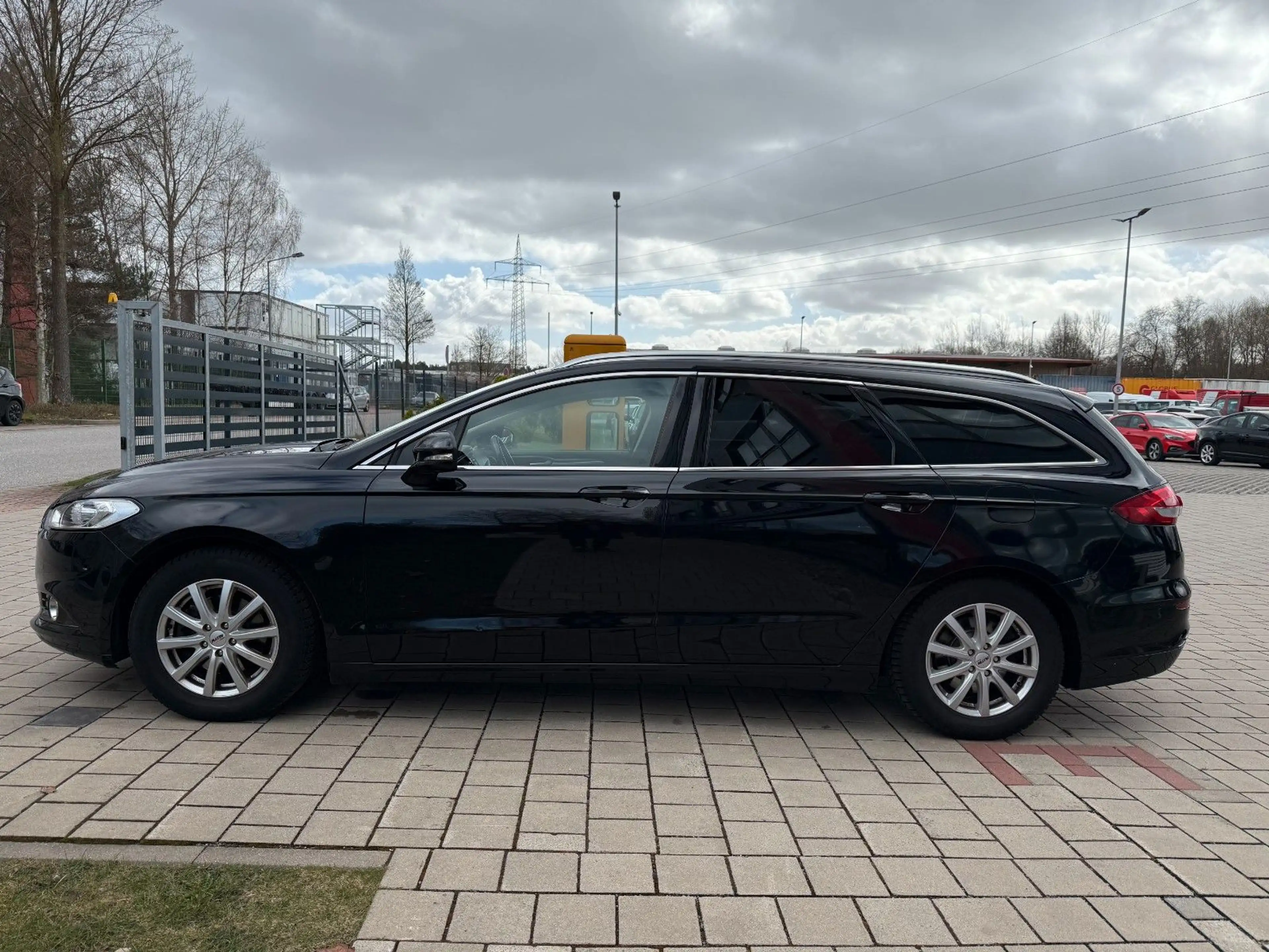 Ford Mondeo Turnier Titanium — photo 12