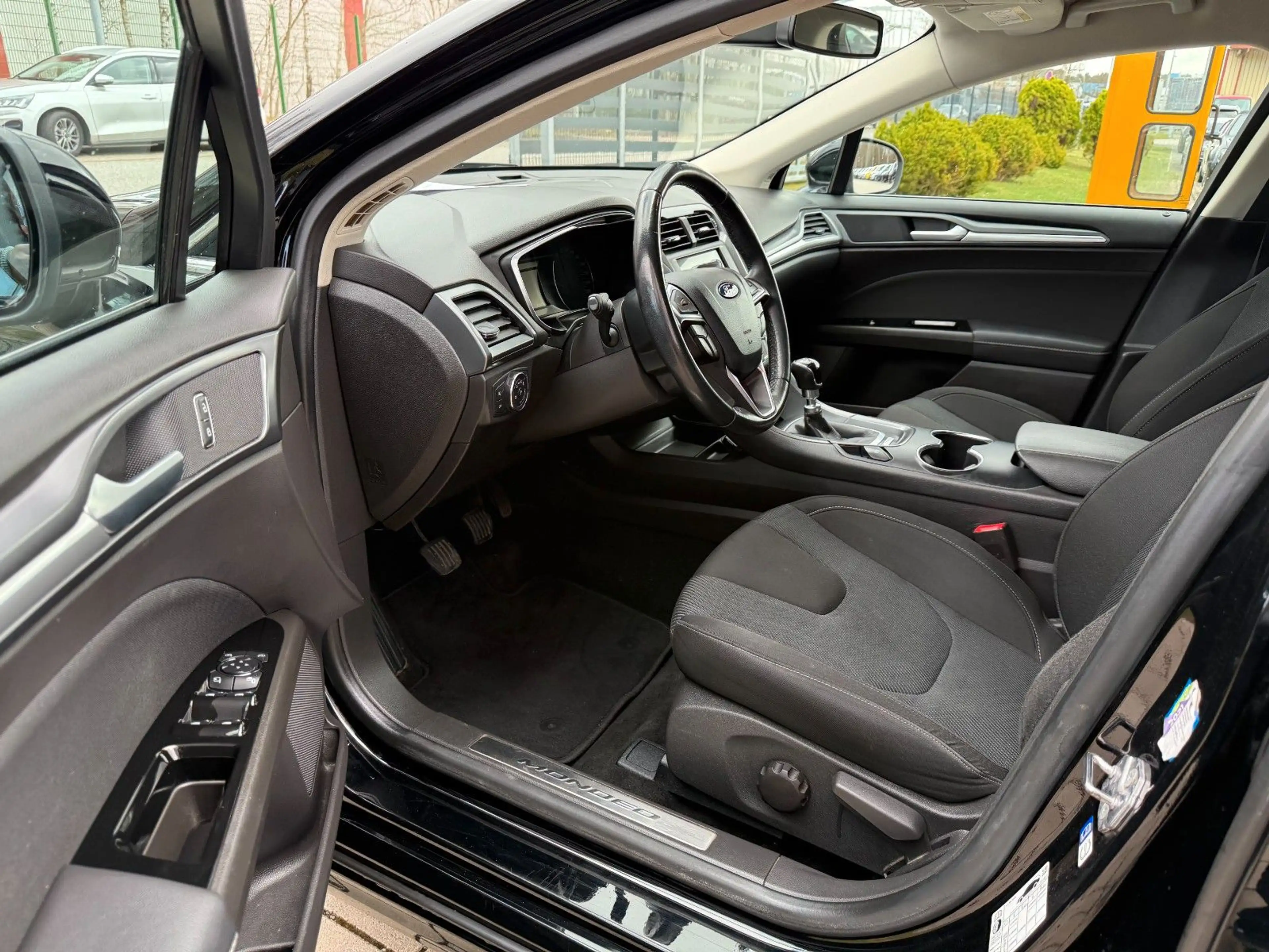 Ford Mondeo Turnier Titanium — photo 5