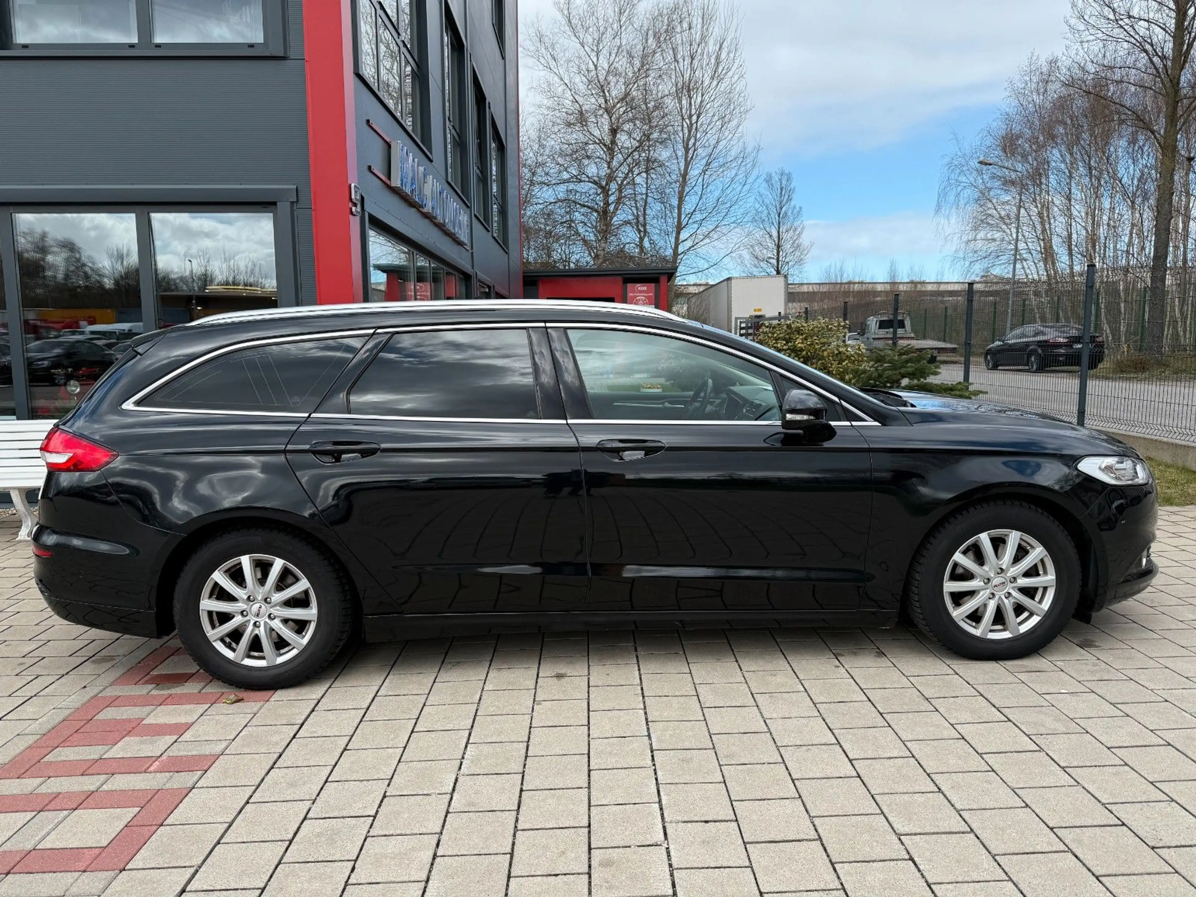 Ford Mondeo Turnier Titanium — photo 4