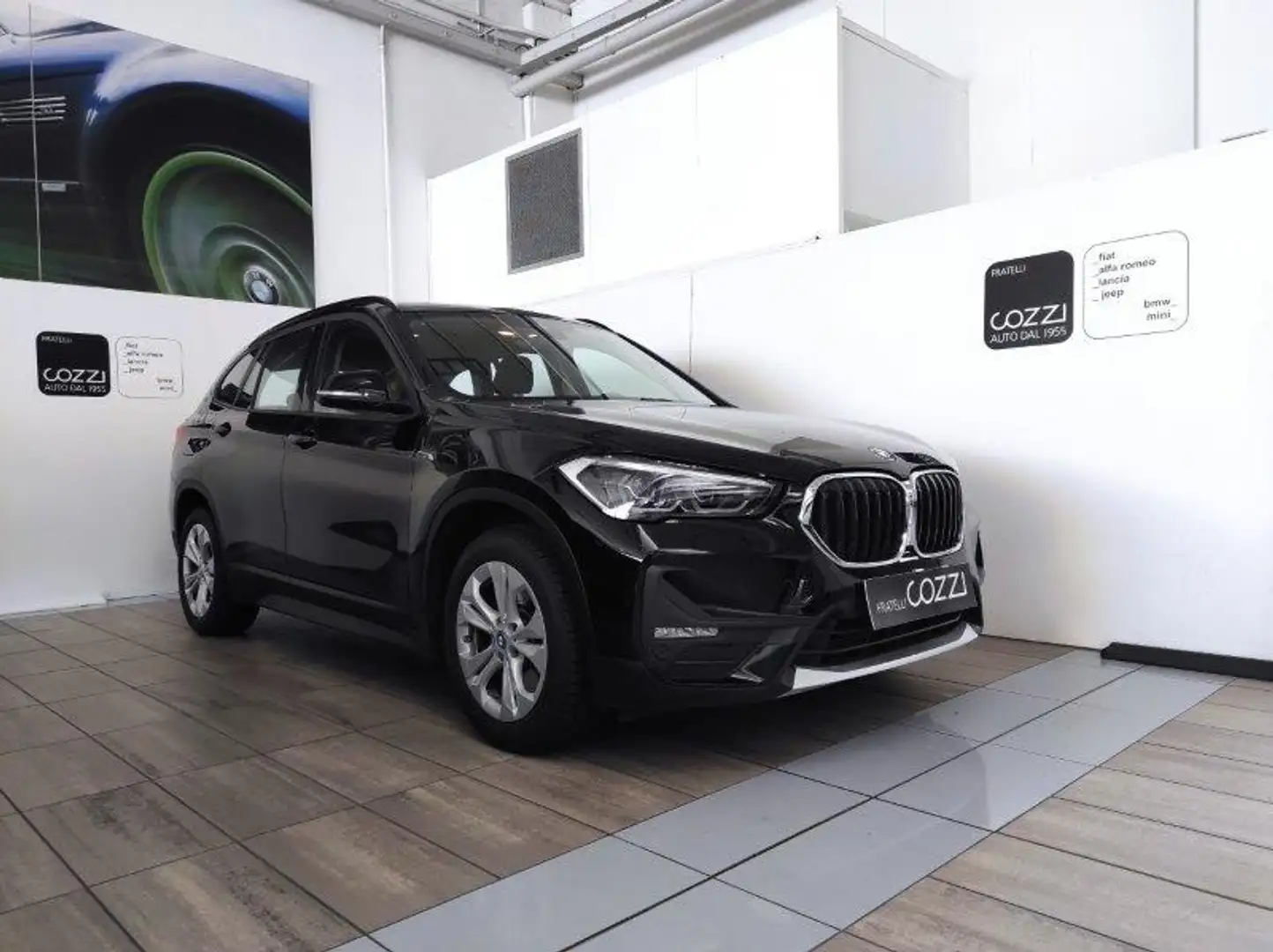 BMW X1 (F48) - X1 xDrive25e Business Advantage Zwart - 1