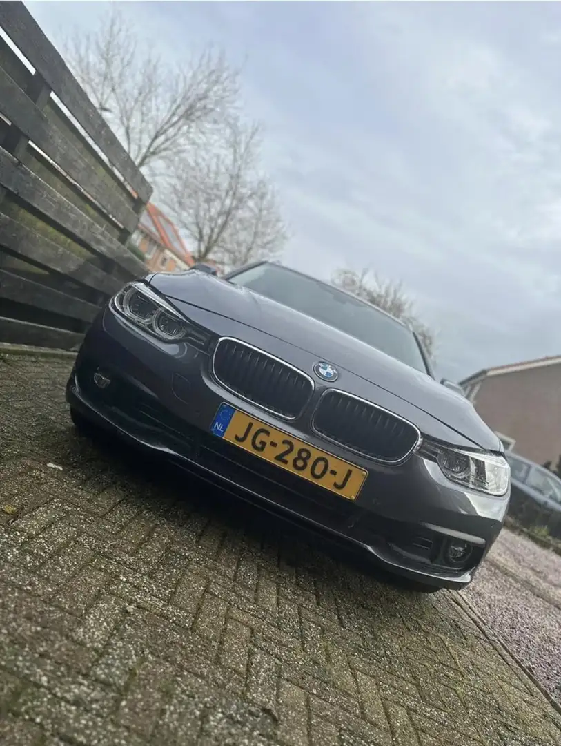 BMW 320 EDE C. Ess. Grijs - 1
