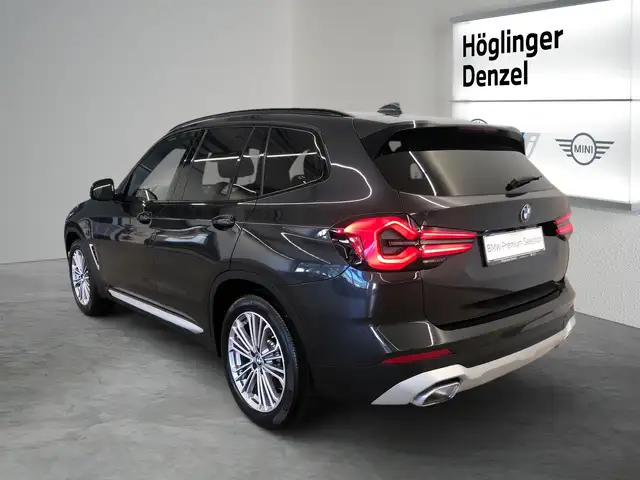 BMW X3 view 10