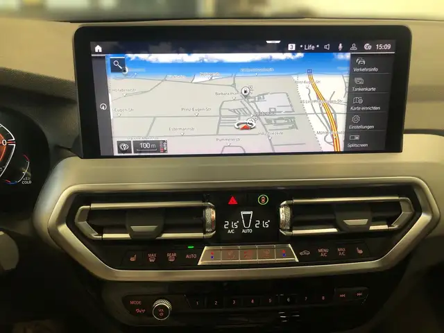 BMW X3 view 5