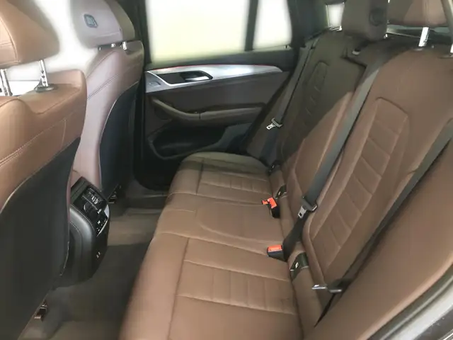 BMW X3 view 7