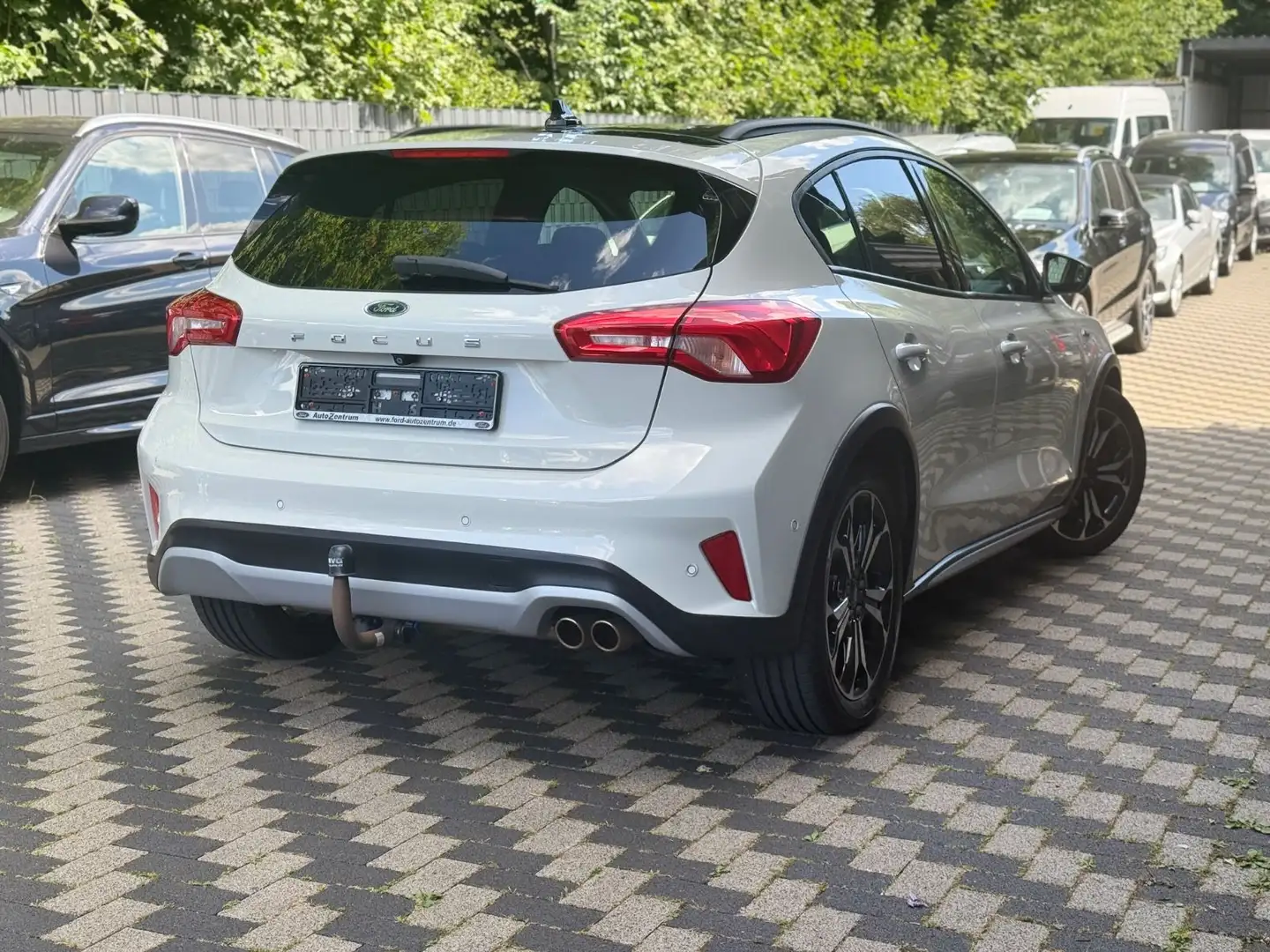 Ford Focus Lim. Active Leder Navi AHK Bang/Olufsen Blanc - 2