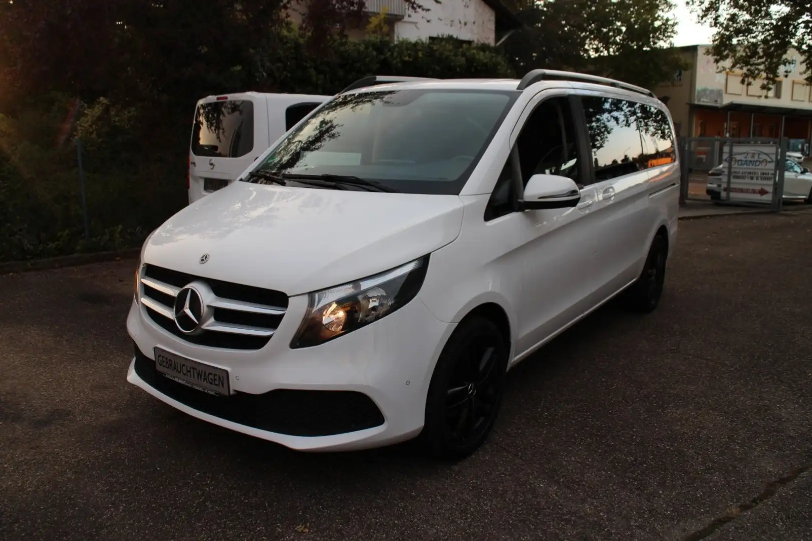 Mercedes-Benz V 220 d 9G-Tronic lang/5Tür/7Sitz/Nav/SHZ/APS/Alu Blanc - 1