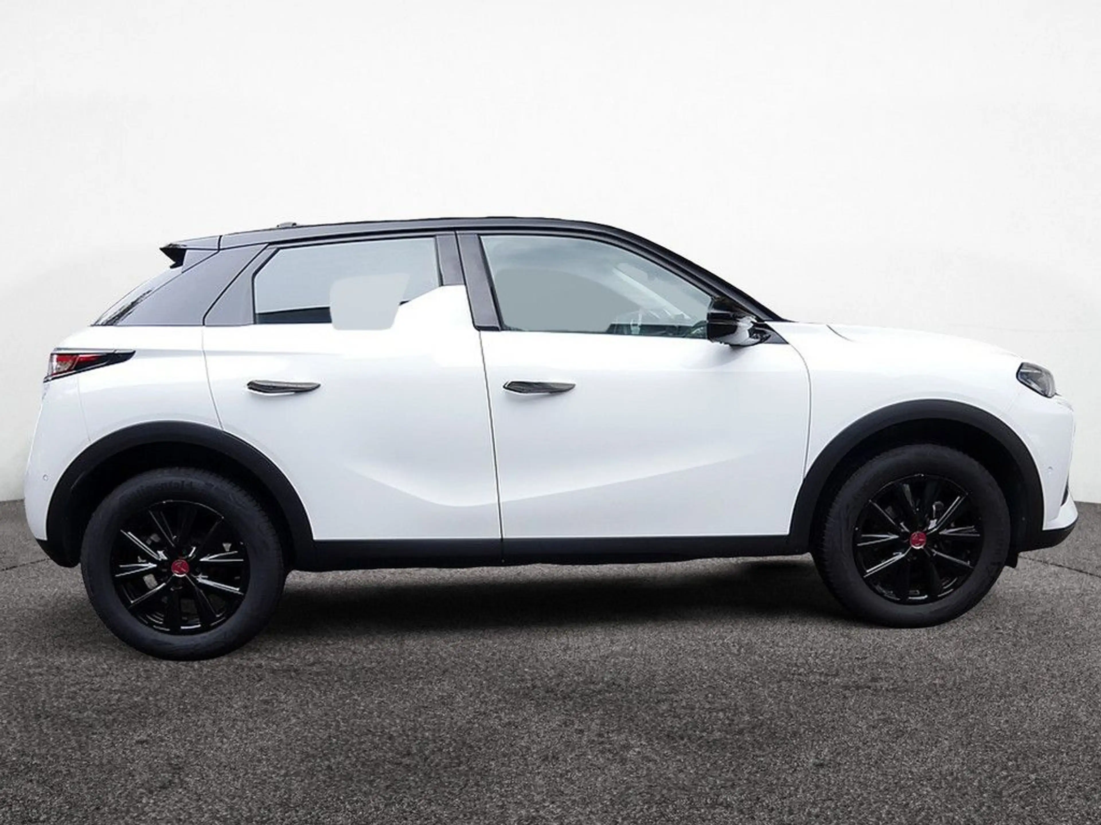 DS Automobiles DS 3 Crossback DS 3 Crossback PureTech 100 Performance Line LED — photo 5
