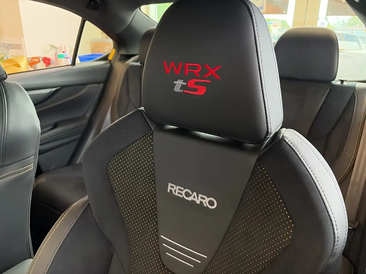 Subaru WRX снимка Subaru WRX