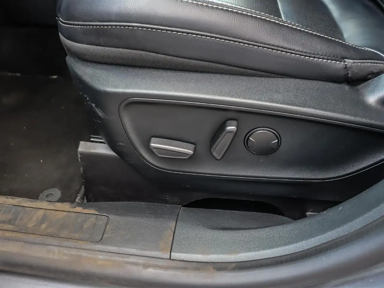 Ford Escape photo Ford Escape