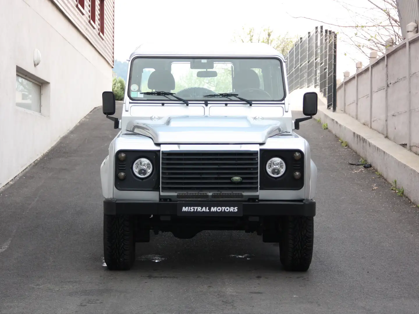 Land Rover Defender DEFENDER 110 HARD TOP SE Argent - 2
