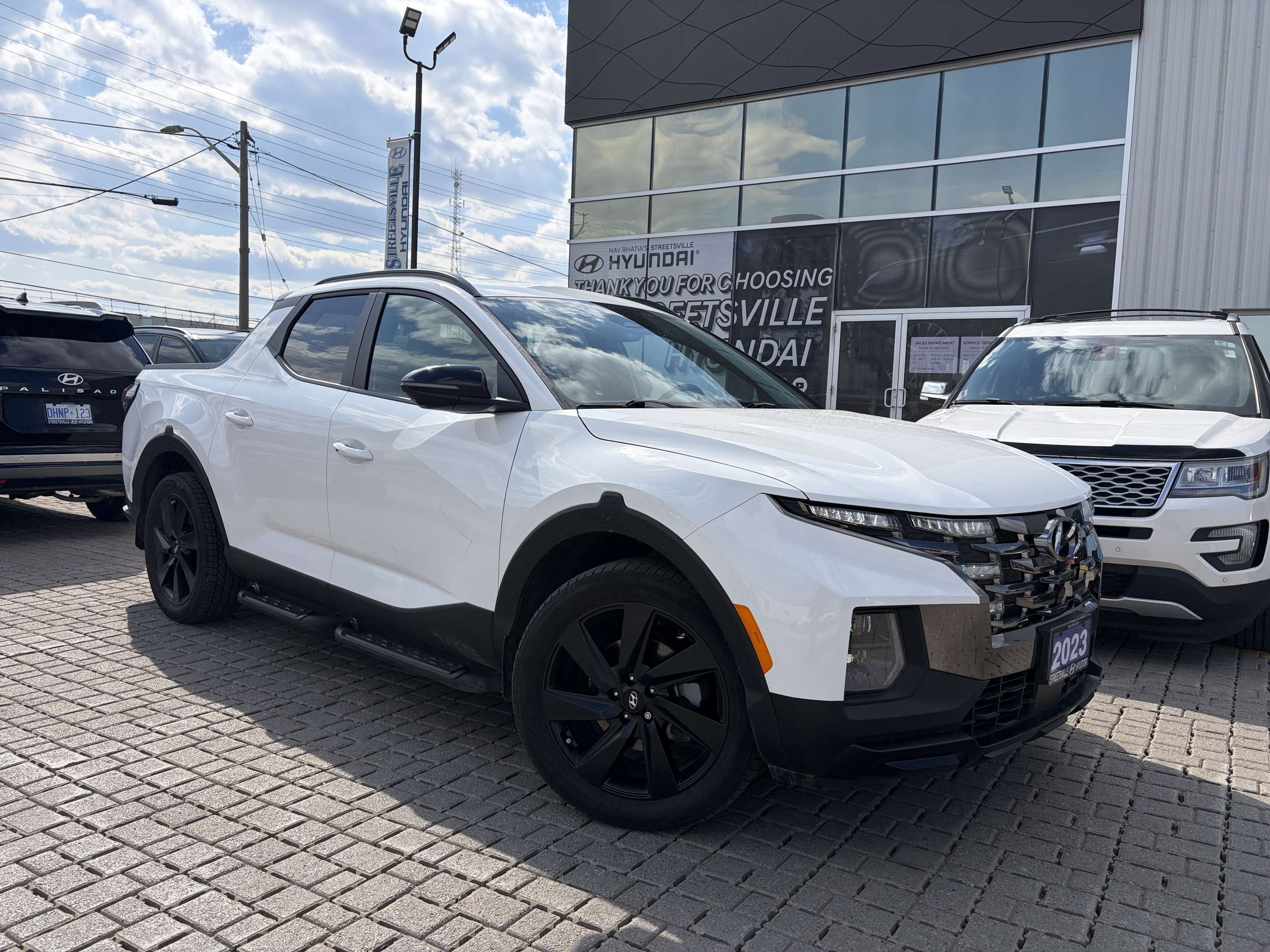 White 2023 Hyundai Santa Cruz Pickup Truck 8-Speed Automatic