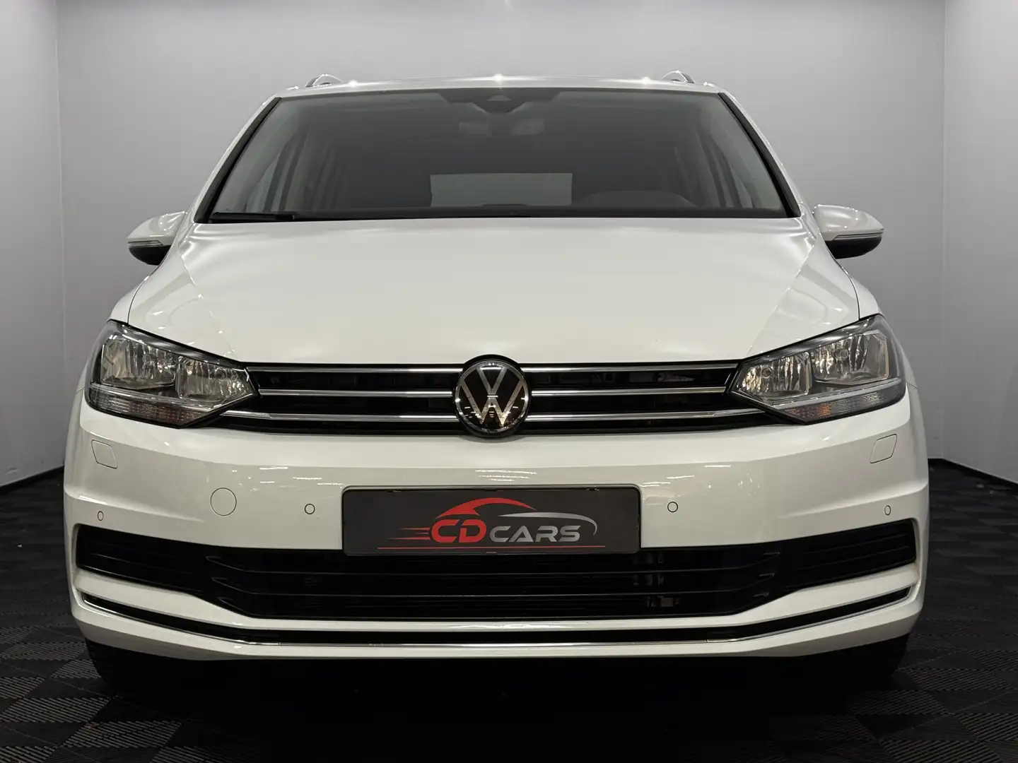 Volkswagen Touran 1.5 TSI Active 7 Persoons Clima, Parkeersensoren, Wit - 2