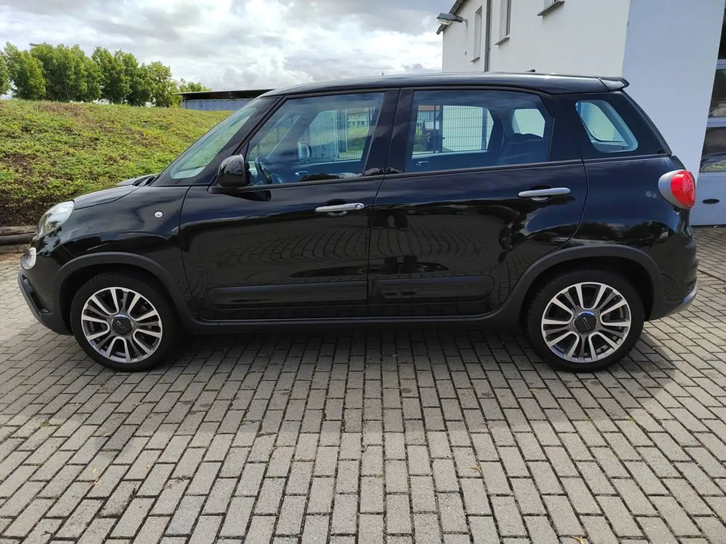 Fiat 500L Cross 1.4 16V 70kW E6D AHK-Allwetter-PDC-Klima-NSW Schwarz - 2
