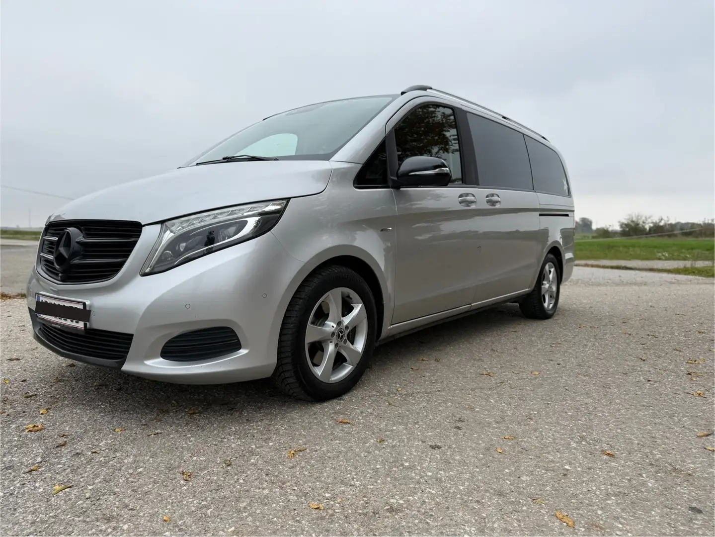 Mercedes-Benz V 220 d Kombi lang Avantgarde Aut. - 2