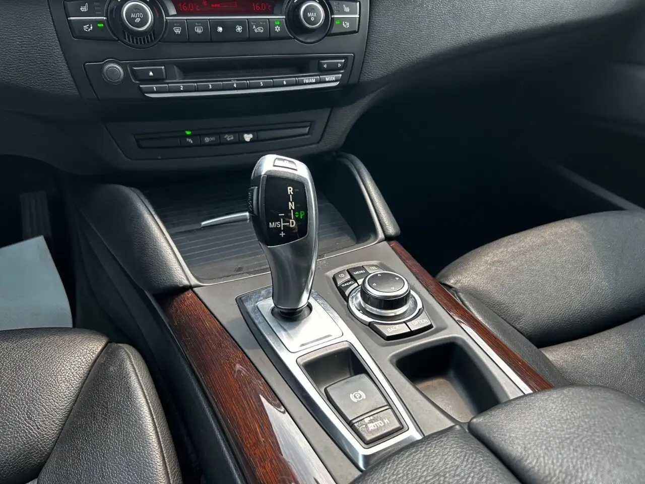 BMW X6 снимка BMW X6