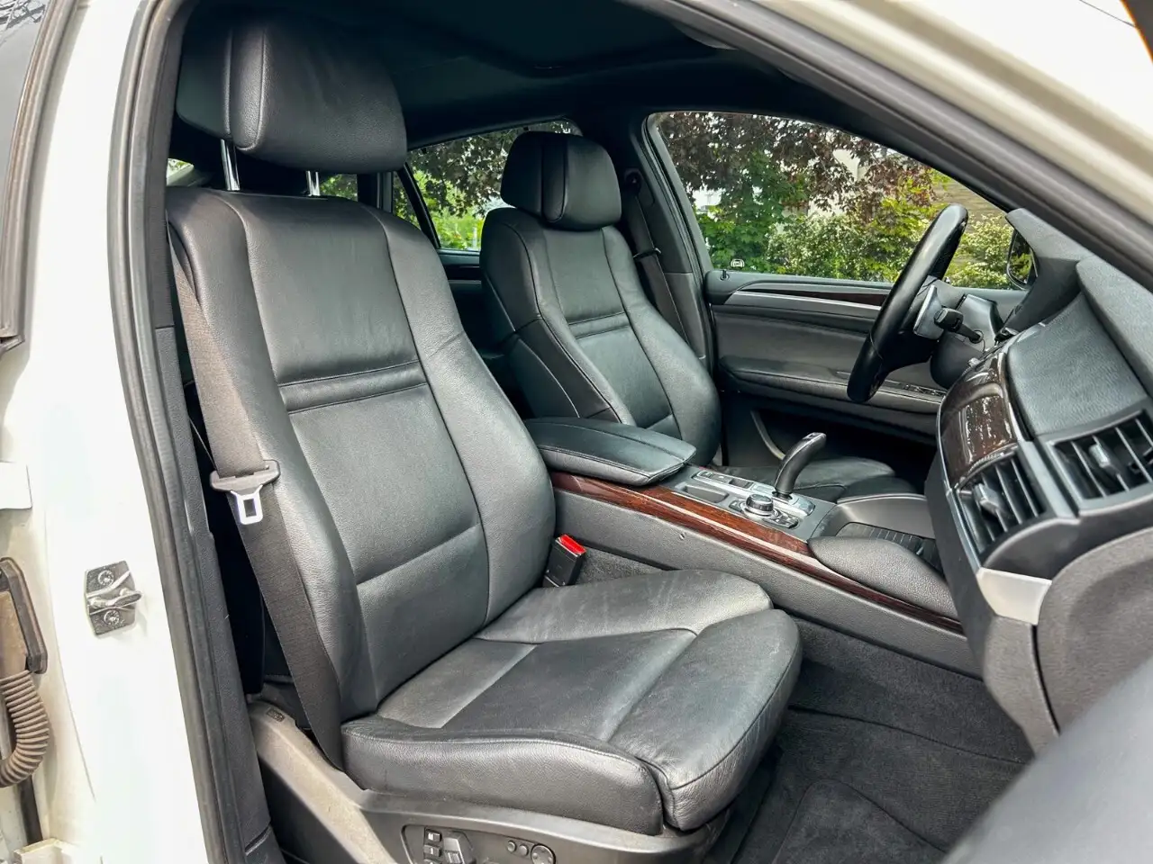 BMW X6 снимка BMW X6