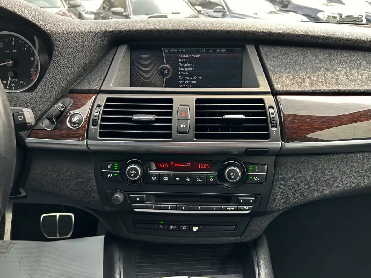 BMW X6 снимка BMW X6