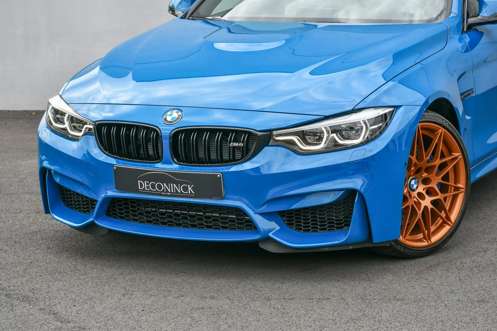 BMW M4 3.0 DKG **HERITAGE 1/750*HEAD-UP*CAMERA*450 PK* Modrá - 2