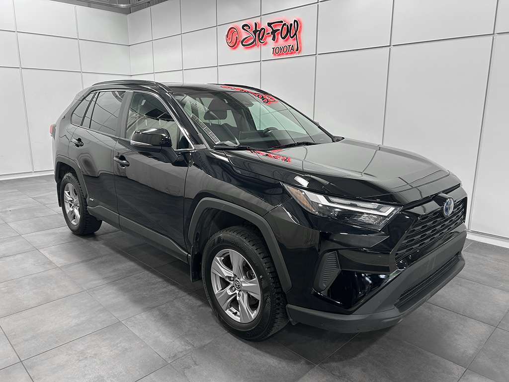 2023 Toyota RAV4 XLE HYBRID - AWD - TOIT OUVRANT - SIEGES CHAUFFANT