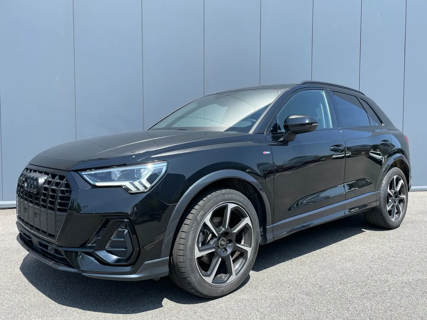 Audi Q3 35TFSI Black Line ACC BLIS CAM HEAT LDW 19" Noir - 1