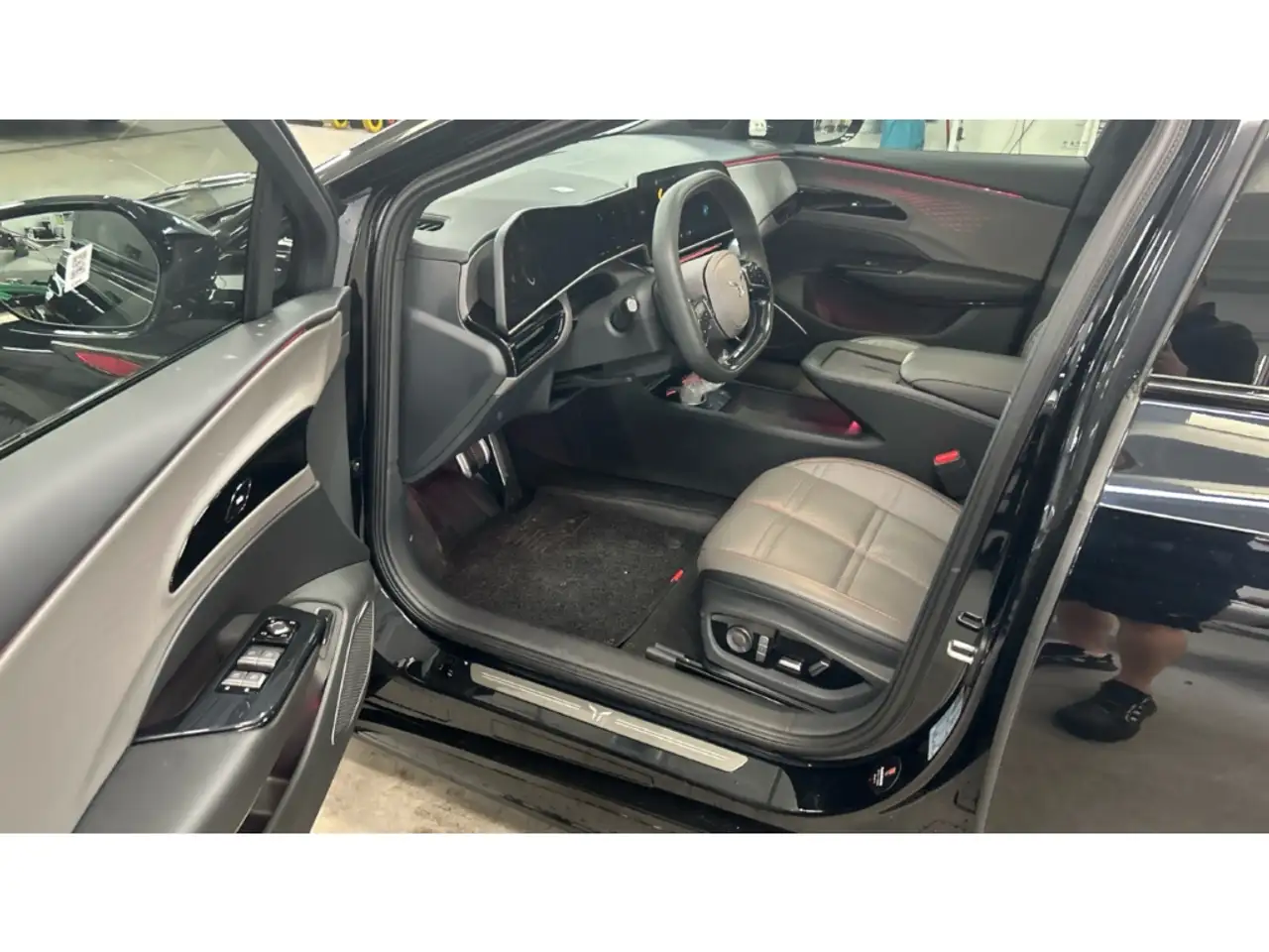 Hongqi HS5 2026
