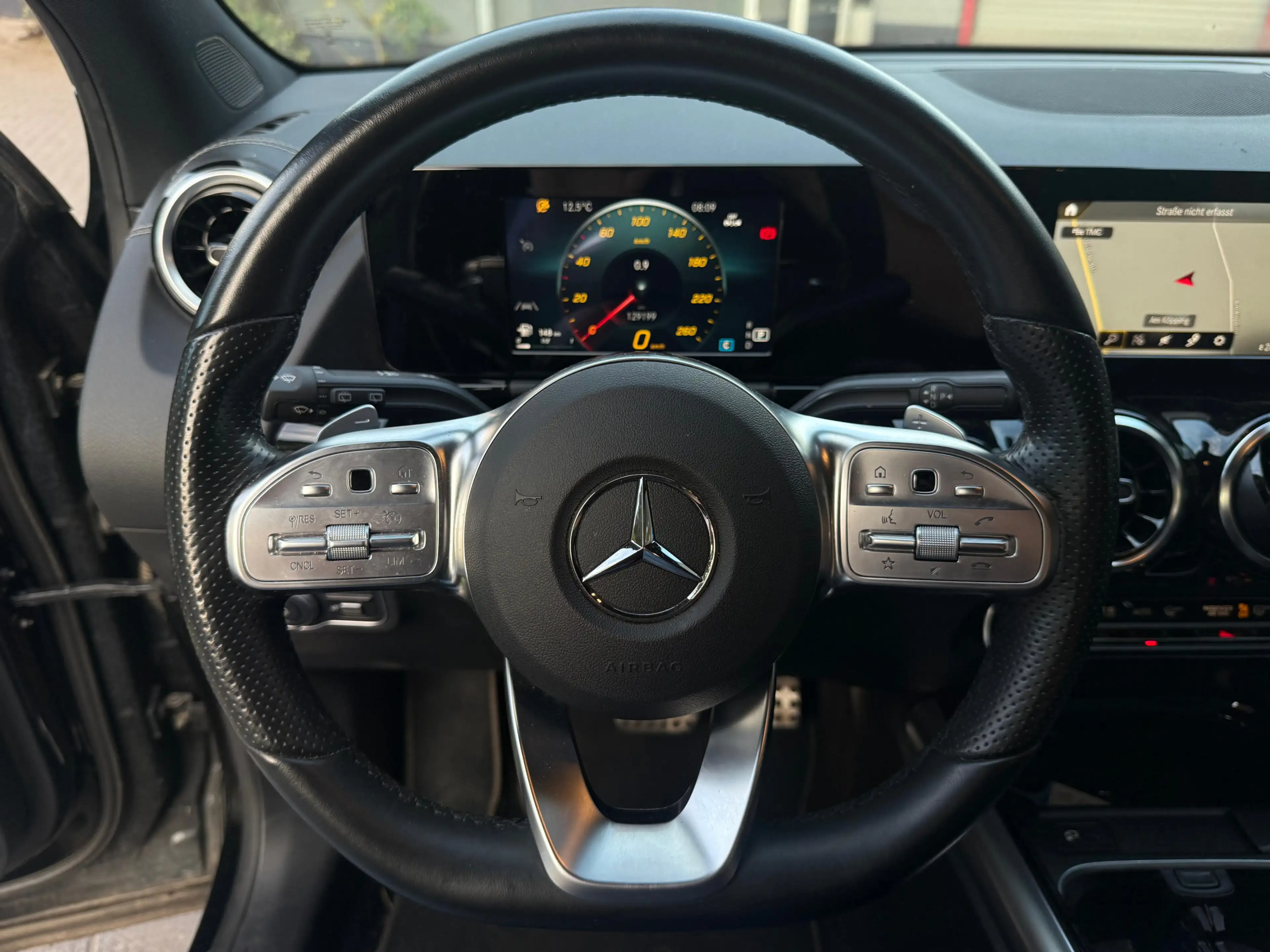 Mercedes-Benz GLA 200 d 8G AMG-Line LED+NAV+SHZ+AHK+KAM+CARPL+ — photo 10
