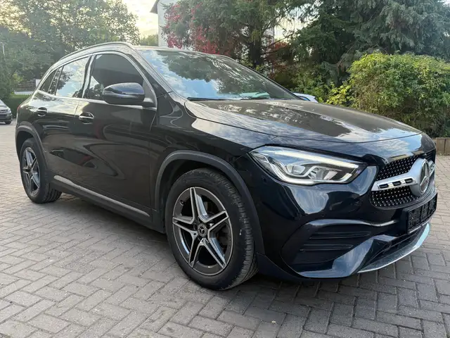 Mercedes-Benz GLA 200 d 8G AMG-Line LED+NAV+SHZ+AHK+KAM+CARPL+