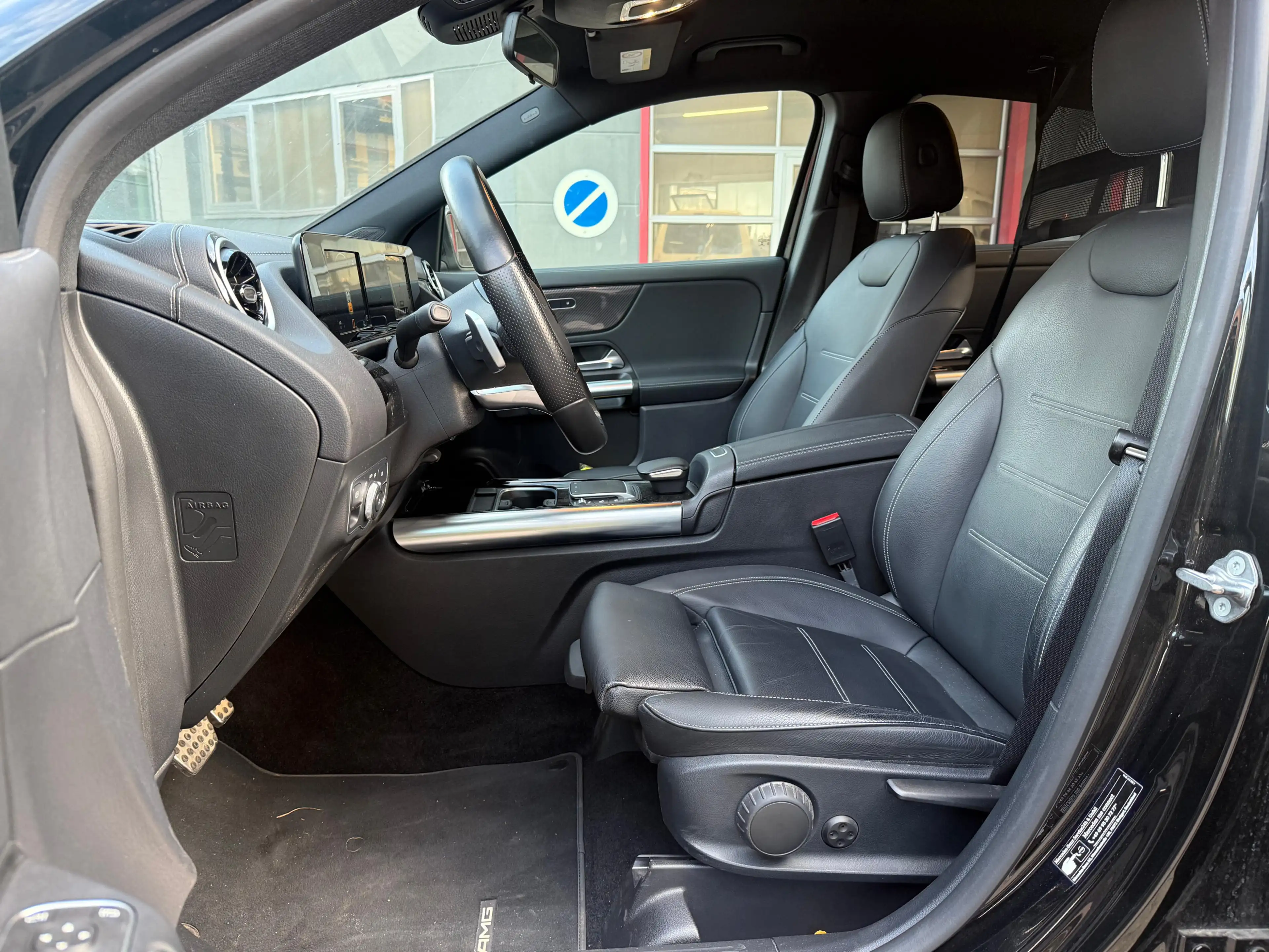 Mercedes-Benz GLA 200 d 8G AMG-Line LED+NAV+SHZ+AHK+KAM+CARPL+ — photo 7