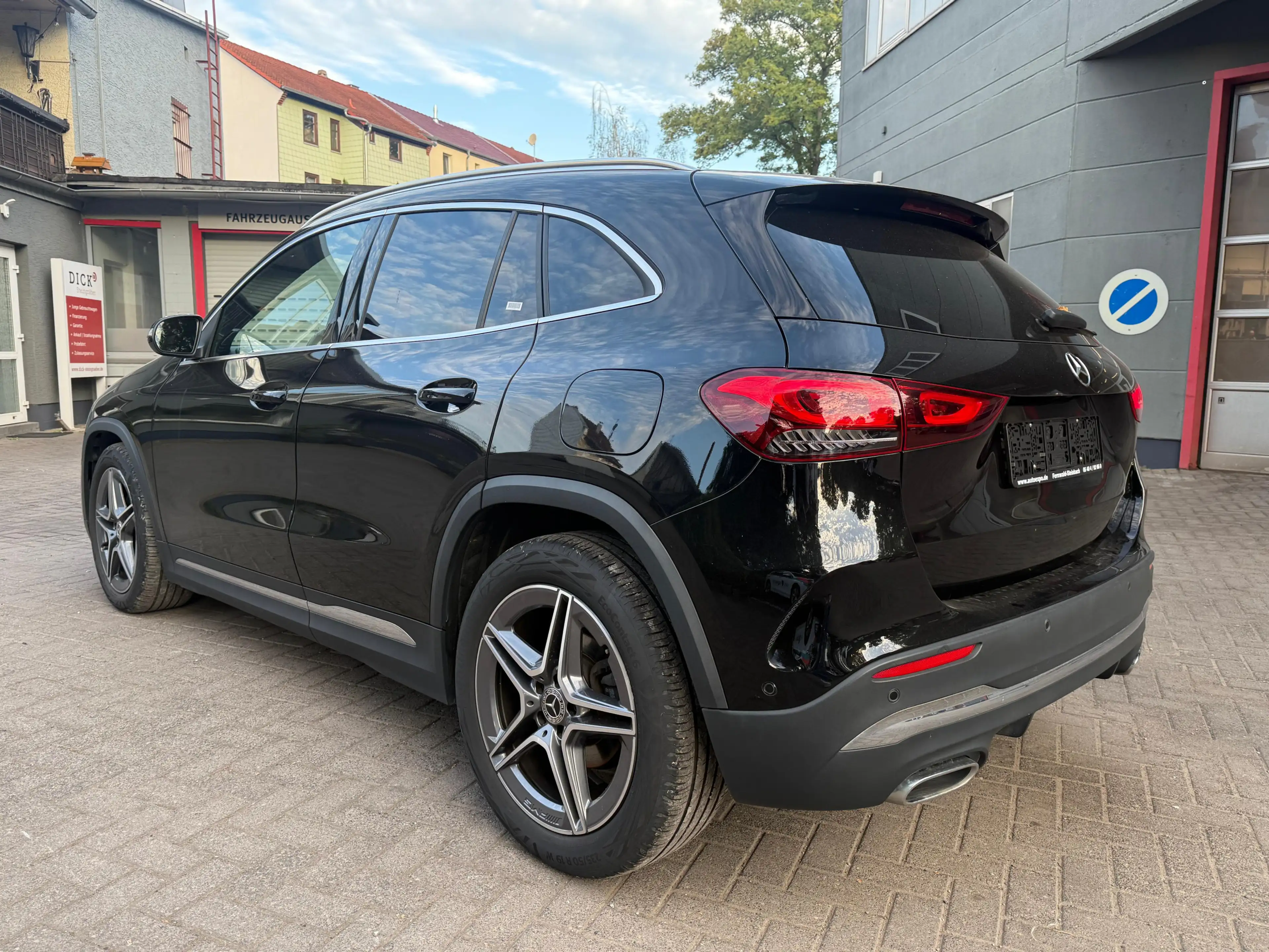 Mercedes-Benz GLA 200 d 8G AMG-Line LED+NAV+SHZ+AHK+KAM+CARPL+ — photo 4