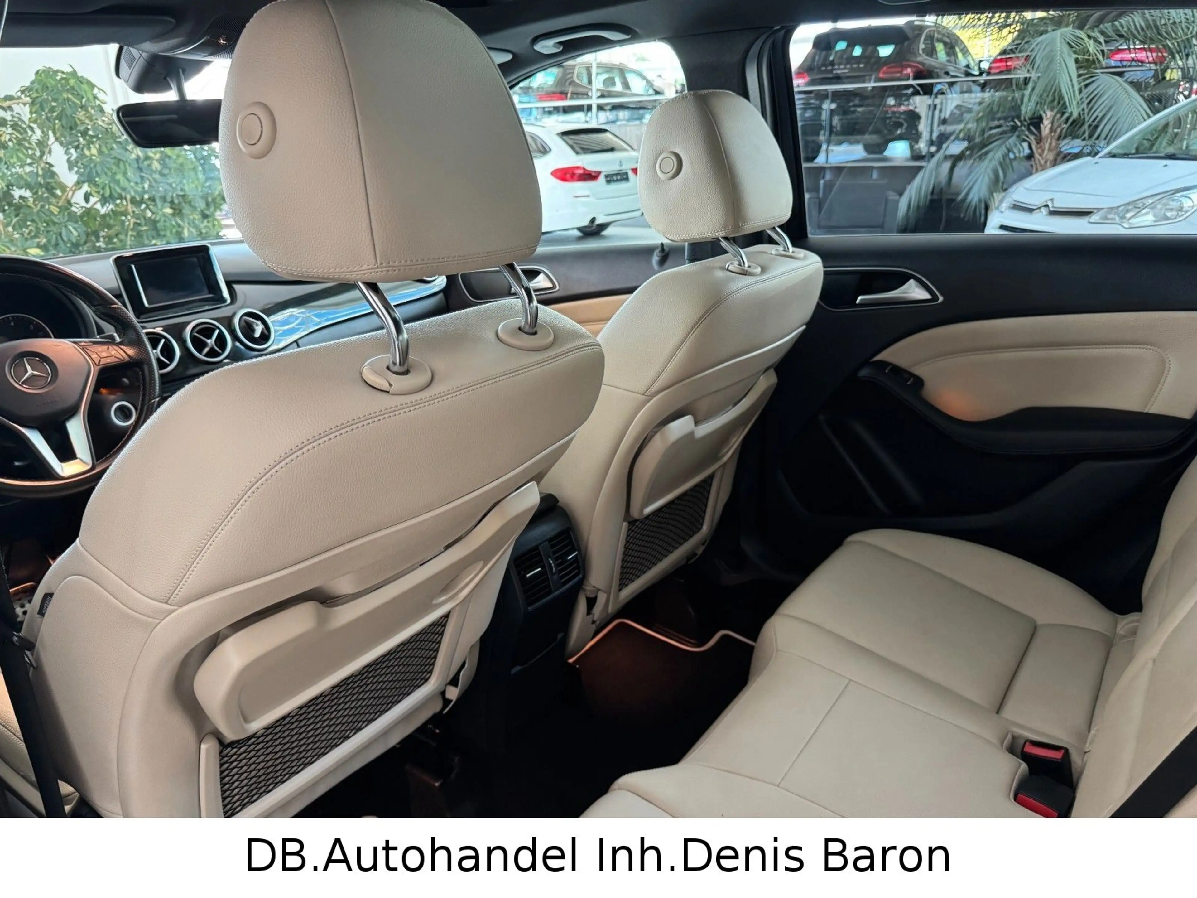 Mercedes-Benz B 220 d Leder Navi Pano H&K Tempo LED SHZ PDC — photo 12