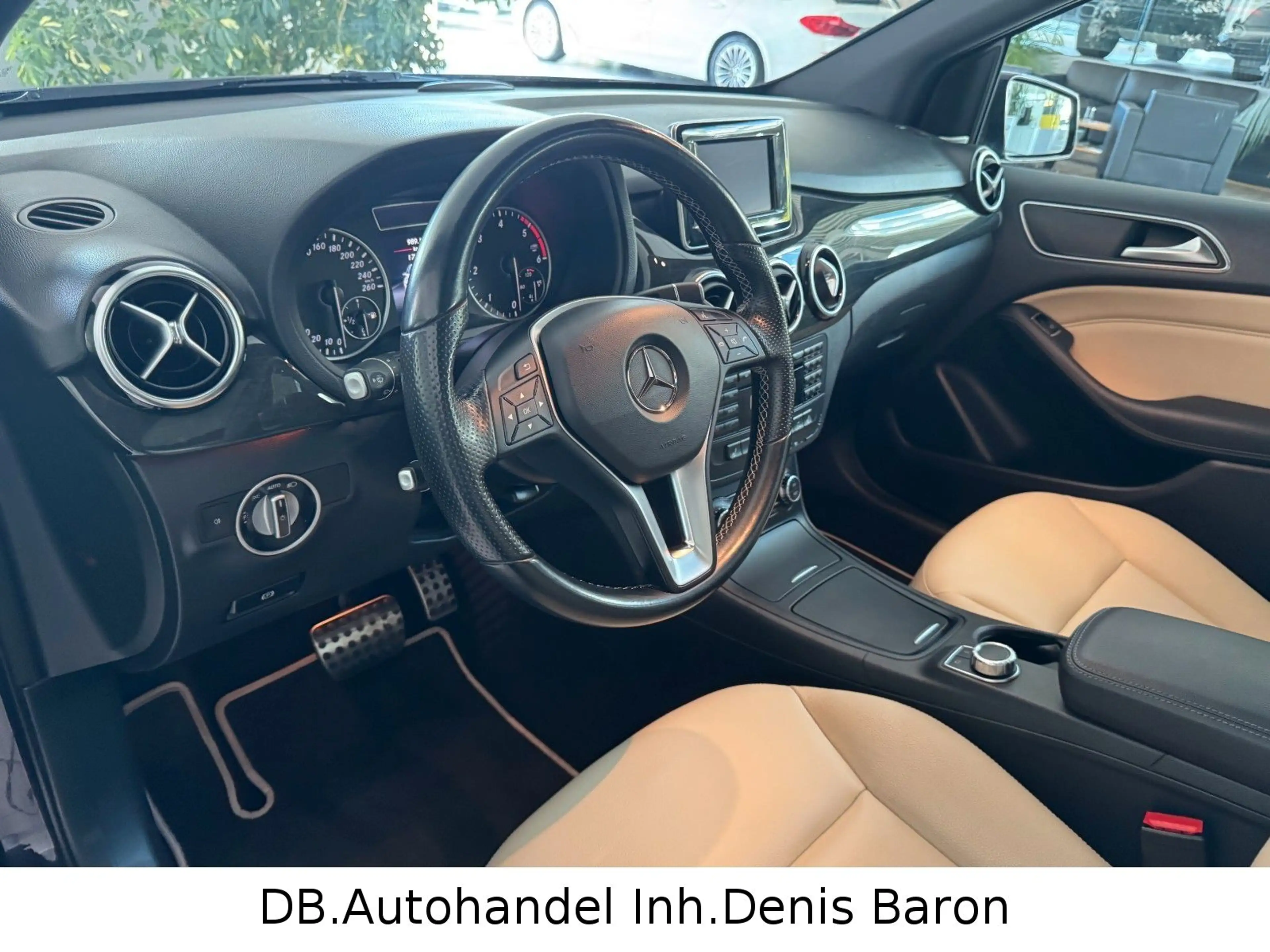 Mercedes-Benz B 220 d Leder Navi Pano H&K Tempo LED SHZ PDC — photo 14
