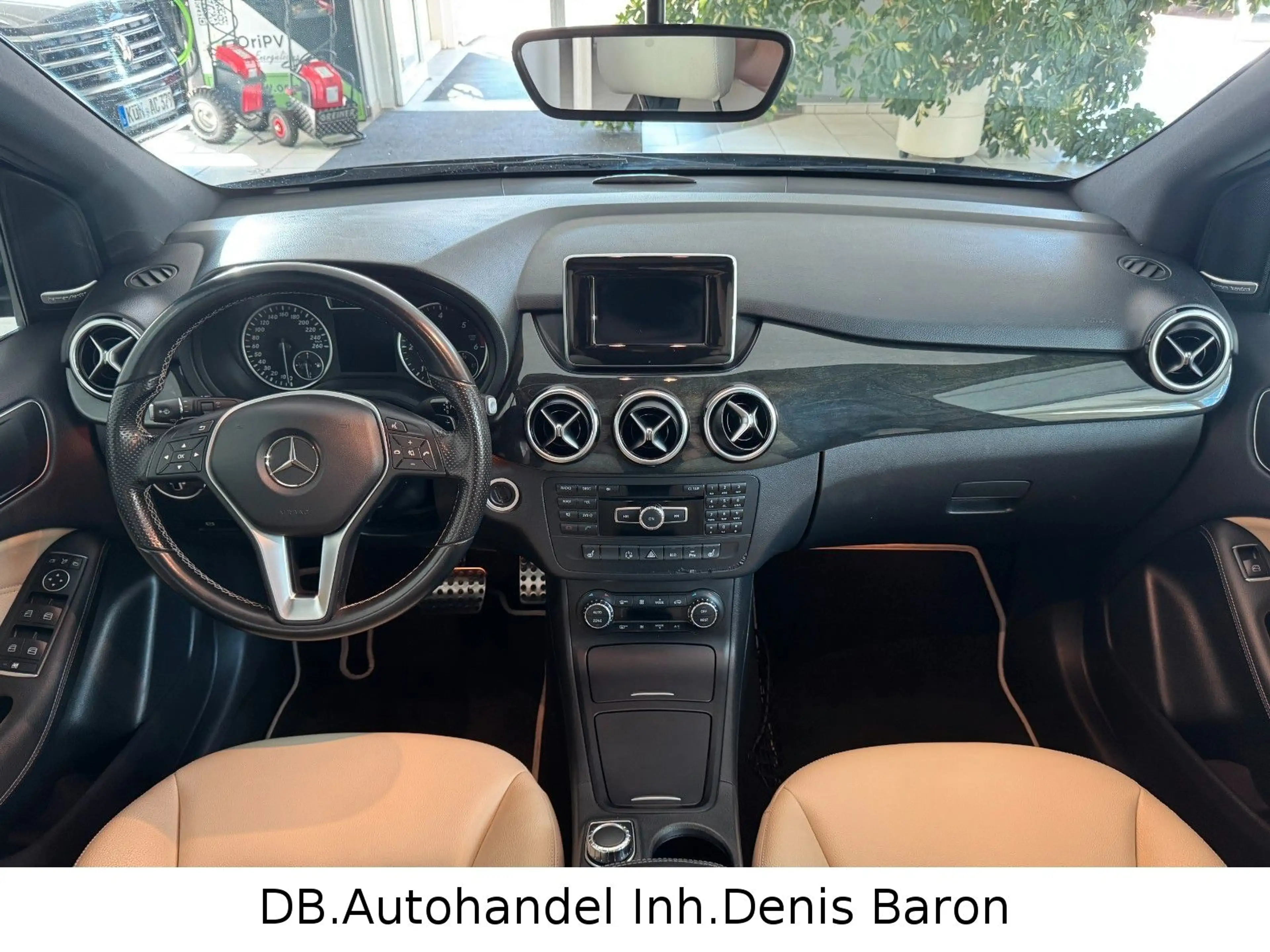 Mercedes-Benz B 220 d Leder Navi Pano H&K Tempo LED SHZ PDC — photo 13
