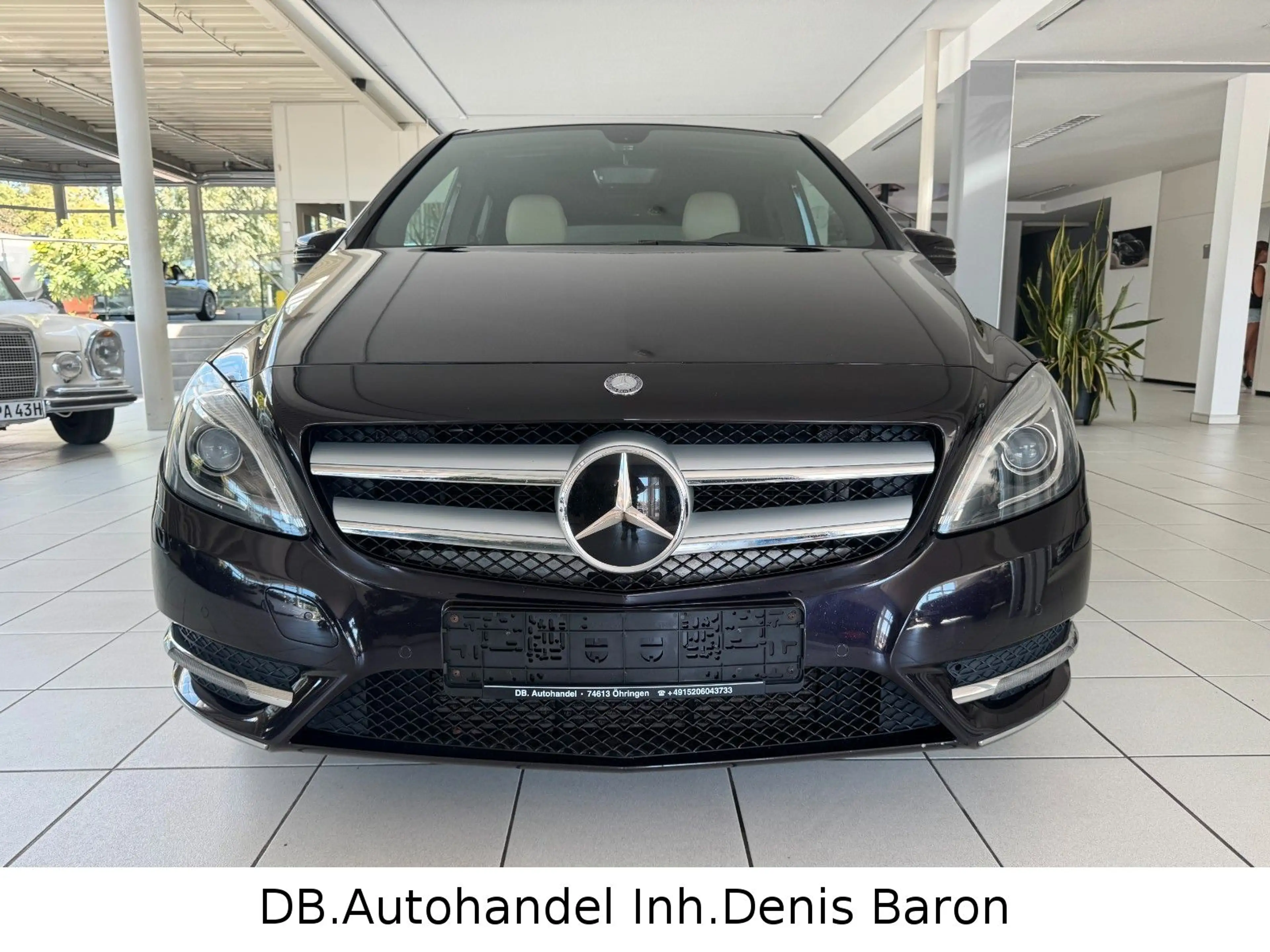Mercedes-Benz B 220 d Leder Navi Pano H&K Tempo LED SHZ PDC — photo 2